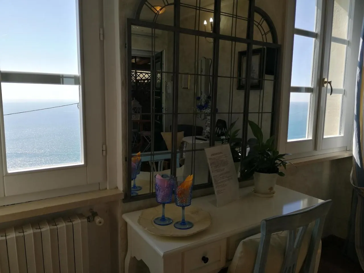 *** Couette-café La Serra Sul Mare Monterosso al Mare Italie